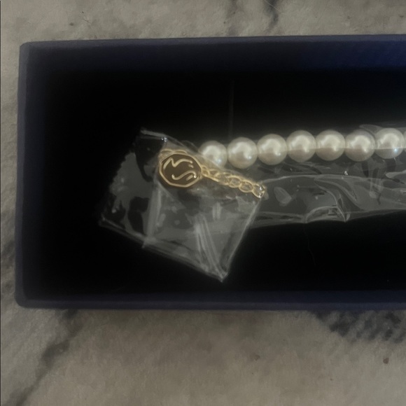 Swarovski Gold and Green Pearl Bracelet,NWT - Picture 5 of 6